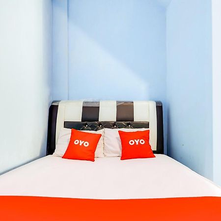 Oyo 90009 Faster Inn 1 Medan Eksteriør billede