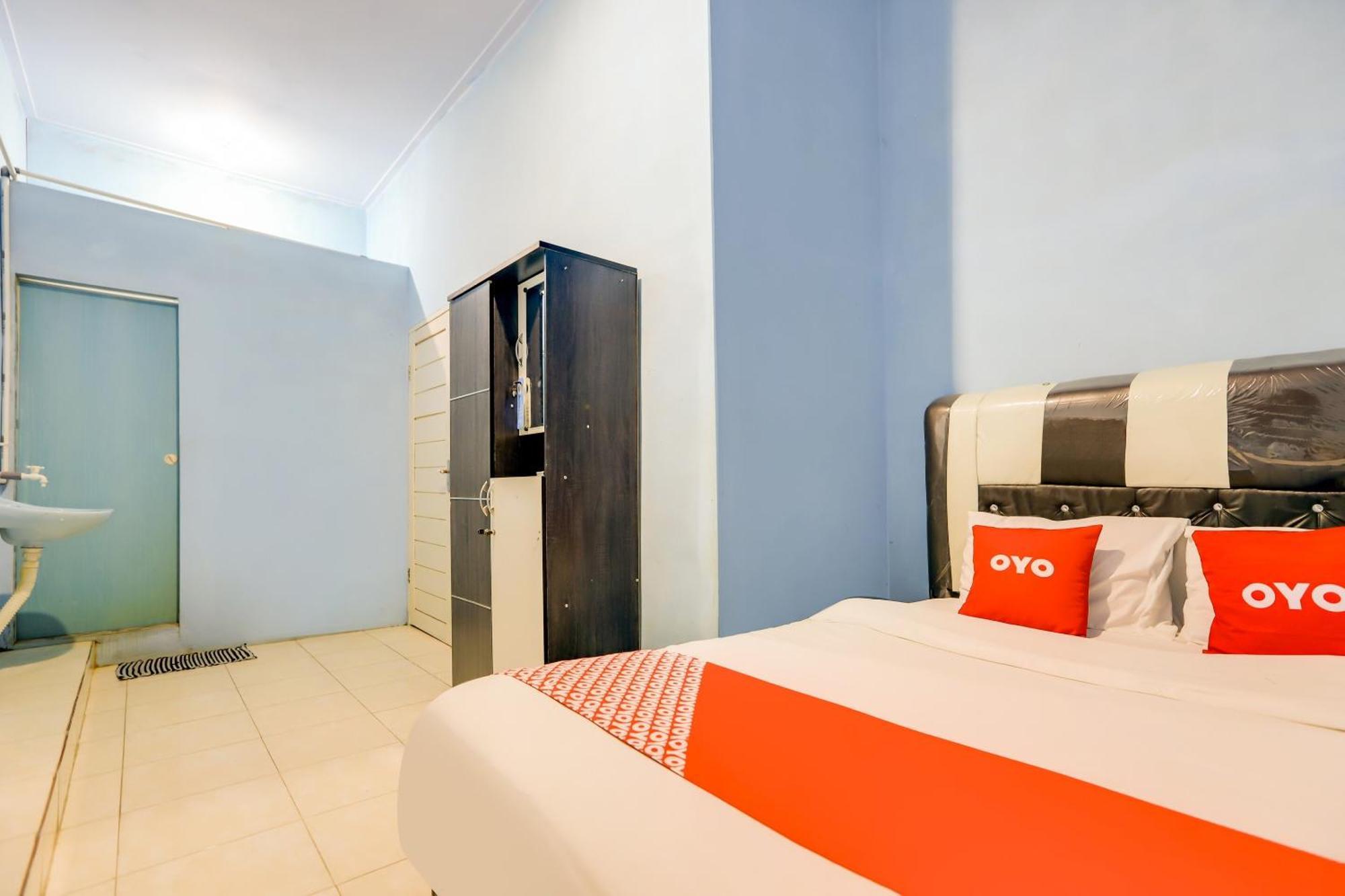 Oyo 90009 Faster Inn 1 Medan Eksteriør billede