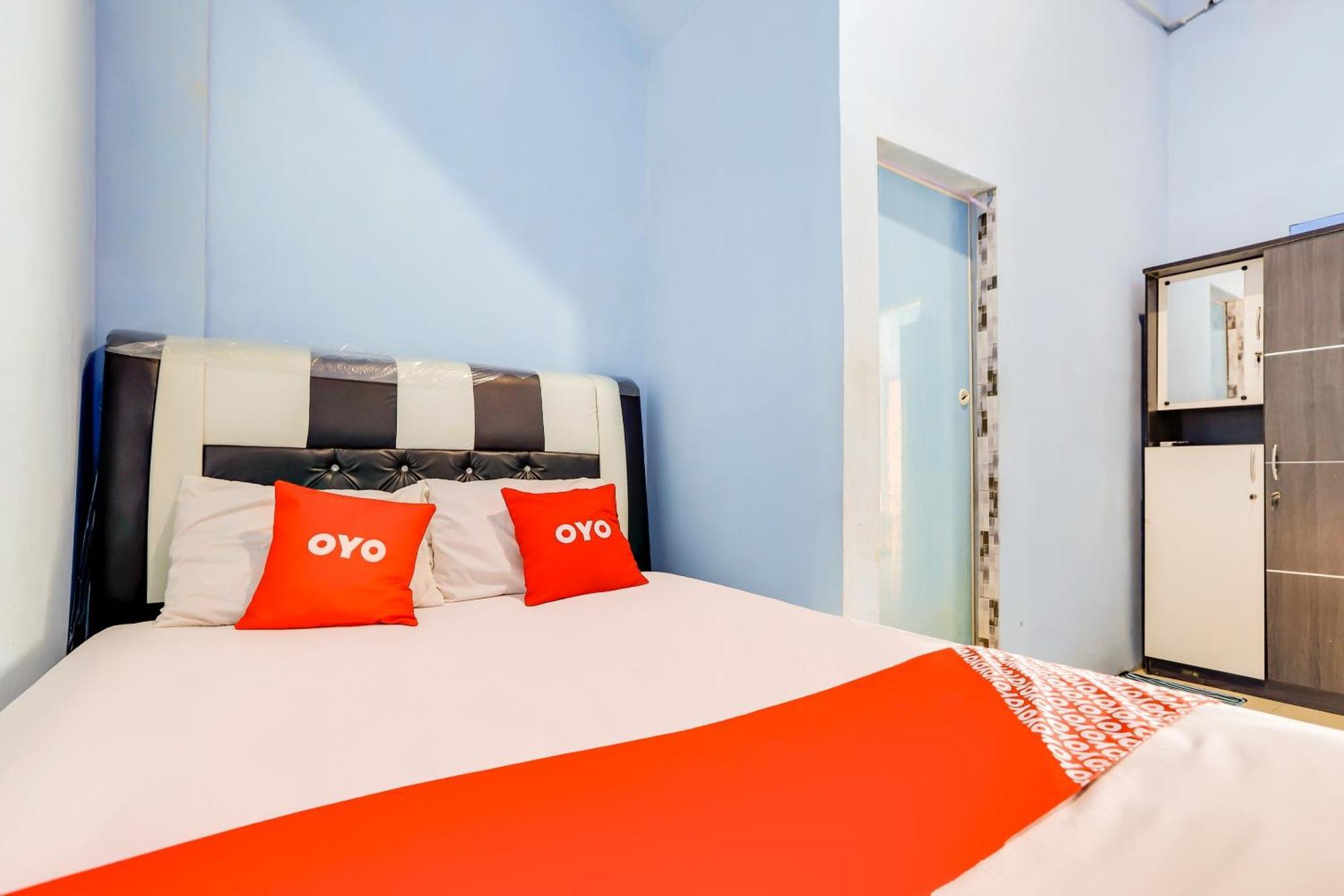 Oyo 90009 Faster Inn 1 Medan Eksteriør billede