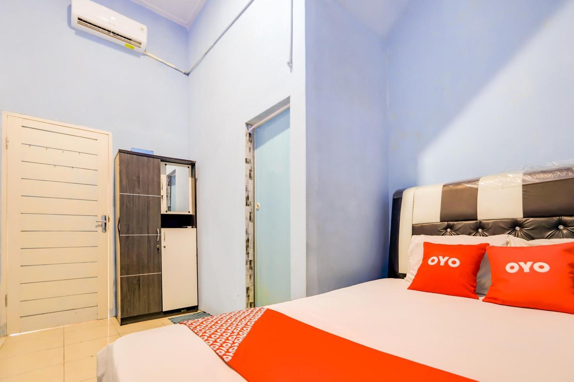 Oyo 90009 Faster Inn 1 Medan Eksteriør billede